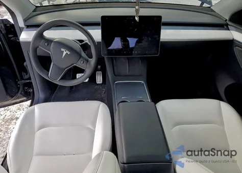 2024 Tesla Model Y z USA, uszkodzony, nr VIN 7SAYGDEF8RA291817